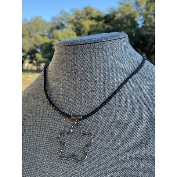 925 Silpada Necklace Flower Hammered Oxidized Pendant Black Leather ? Cord 16” - Picture 10 of 11